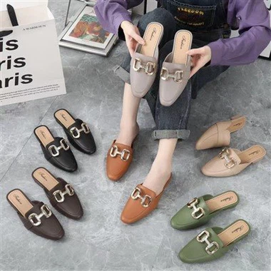 Молодим людям сподобалося взуття Paillette Design Pu